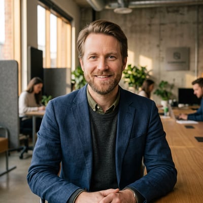 Profilbild für Webdesigner – Deine Online-Präsenz fängt bei dir an — KI-generiertes Beispiel 12
