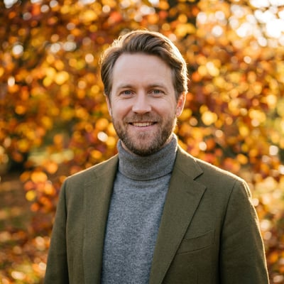Dein KI-Profilbild im natürlichen Herbst-Look — KI-generiertes Beispiel 12