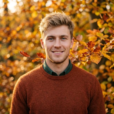 Dein KI-Profilbild im natürlichen Herbst-Look — KI-generiertes Beispiel 50