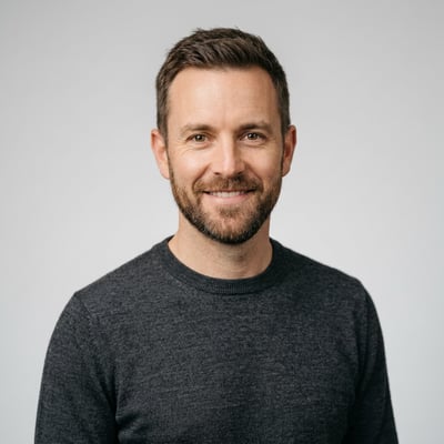 Portfolio-Profilbild minimalistisch: du als dein eigenes bestes Werk — KI-generiertes Beispiel 1